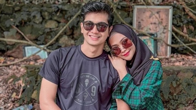 Kisah Cinta Ria Ricis dan Teuku Ryan (instagram/@riaricis1795)