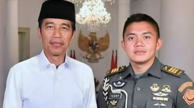 Mayor Teddy Indra Wijaya, ajudan Prabowo Subianto. (Instagram/@tedskygallery)