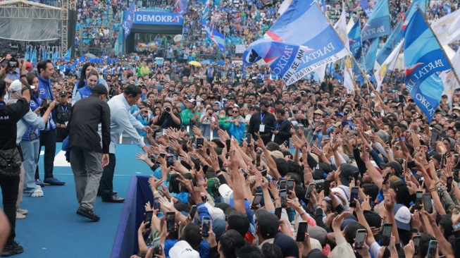 Kampanye Akbar di Malang, Prabowo Joget Bareng Denny Caknan