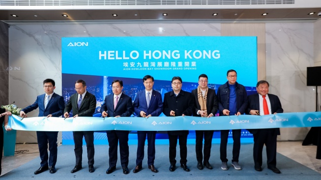 Para board of directors GAC Group dan GAC AION yang menjadi unit produksi EV. Tampak dalam gambar Wei Haigang, General Manager GAC International, Gu Huinan, General Manager GAC AION, dan Zhang Zhenguo, General Manager GAC AION di Hong Kong  [GAC Group].