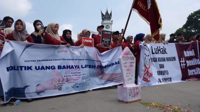 Mahasiswa Bukittinggi Gelar Aksi Tolak Politik Uang dan Pemilu Bersih, Ini Sasarannya