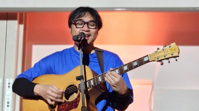 Adhitia Sofyan Resmi Rilis Versi Baru Lagu Sesuatu di Jogja