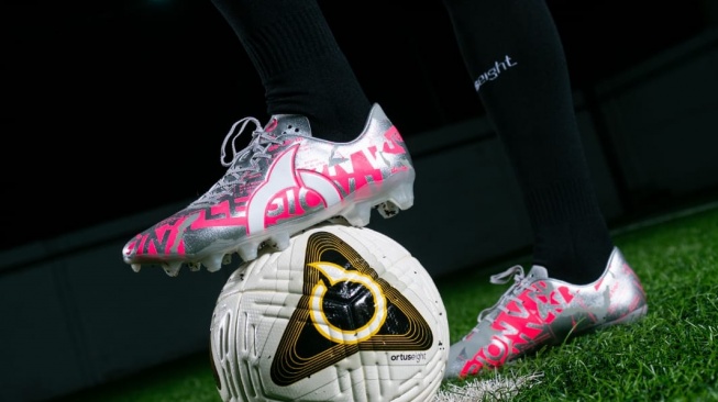 Sepakbola Sedang Diminati, Ini Rekomendasi Sepatu dari Brand Lokal yang Bisa Disesuaikan dengan Medan