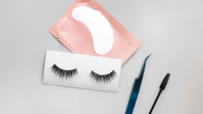 Jadi Lebih Awet, Ini 4 Tips Merawat Bulu Mata Palsu agar Tidak Cepat Rusak