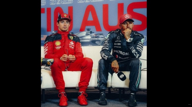 Misteri Lewis Hamilton Nongkrong di Paddock Ferrari