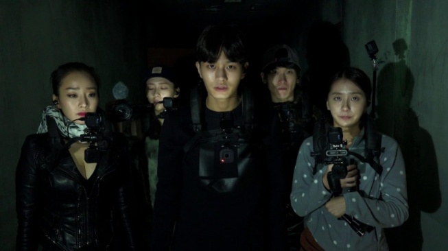 Review 'Gonjiam Haunted Asylum', Film Horor dengan Format Vlog ala YouTuber