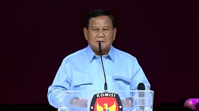 Capres nomor urut 2, Prabowo Subianto dalam debat kelima Pilpres 2024. [YouTube Suaracom]