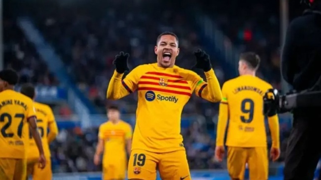 Selebrasi Vitor Roque setelah mencetak gol ketiga Barcelona dalam pertandingan Liga Spanyol lawan Alaves di Estadio Mendizorroz pada Minggu (04/02/2024). ANTARA/HO-Fcbarcelona