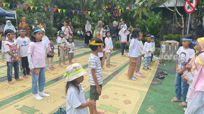 Diikuti Ratusan Peserta, Komunitas Read Aloud Jogja Peringati Hari Membacakan Nyaring Dunia