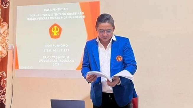 Potret Pasha Ungu Sidang Skripsi (Instagram/@pashaungu_vm)