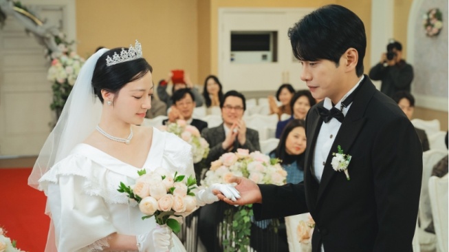 Spoiler Drama Korea 'Marry My Husband' Episode 11: Soo Min dan Min Hwan Menikah