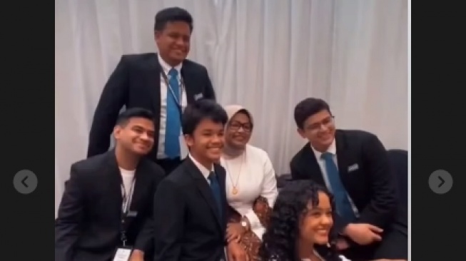Fadil Jaidi dan keluarga Anies Baswedan. (Instagram/@fadiljaidi)