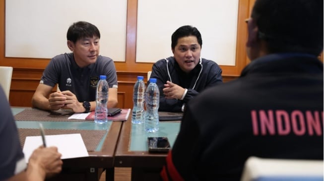 Erick Thohir Pasang Target Tinggi di Kualifikasi Piala Dunia 206, Shin Tae-yong di Ujung Tanduk?