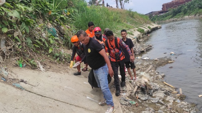 Keceriaan Bermain Berujung Maut, Remaja Putri di Medan Hanyut dan Tewas