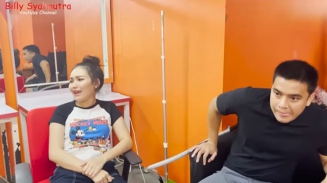 Pria yang Pernah Dekati Ayu Ting Ting (YouTube/Billy Syahputra)