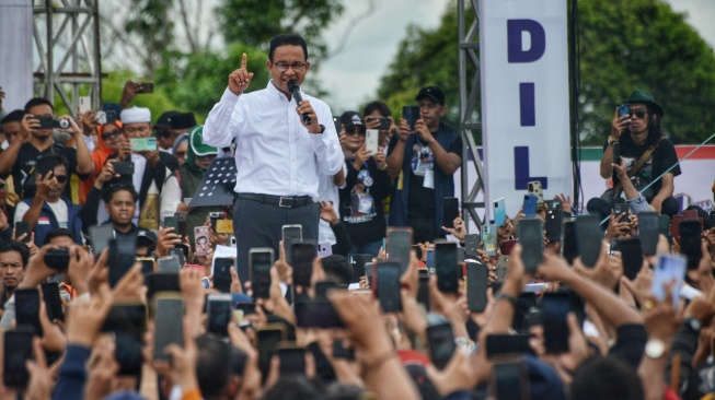 Anies Baswedan Diingatkan Jangan Nyanyi: Suaranya Jelek!