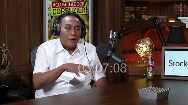 Politisi PDI Perjuangan, Bambang Pacul saat di Podcast Deddy Corbuzier. [YouTuber]