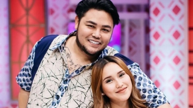 Pria yang Pernah Dekati Ayu Ting Ting (Instagram/@ivan_gunawan)