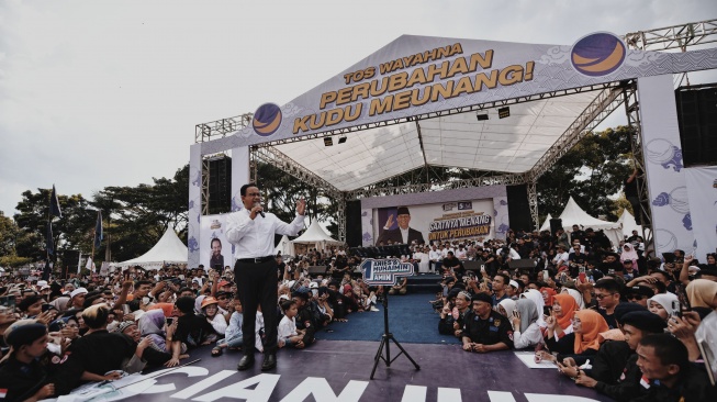 Kalau Jadi Presiden, Anies Diminta Warga Bangun Stadion Setara JIS di Cianjur