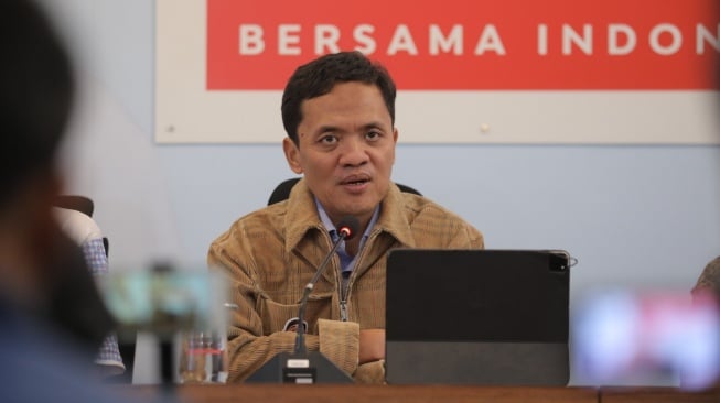 Wakil Ketua TKN Prabowo-Gibran, Habiburokhman dalam konferensi pers di Media Center TKN Prabowo-Gibran, Kebayoran Baru, Jakarta, Rabu (7/2/202). (Dok: Istimewa)