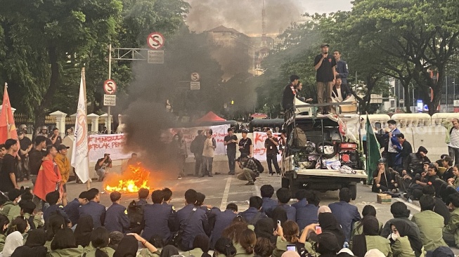 Demo mahasiswa di Jakarta kritik pemerintah Jokowi, Rabu (7/2/2024). (Suara,com/Faqih)