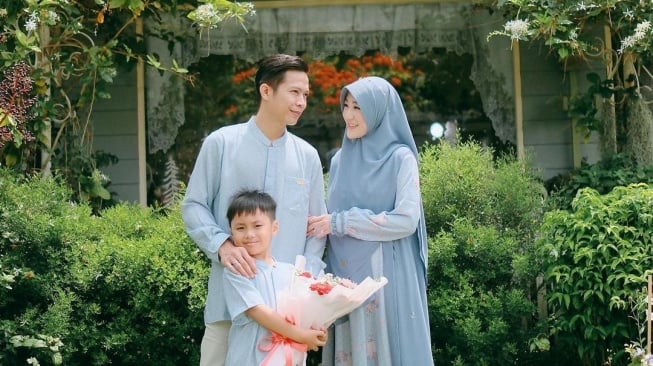 Beda Sikap Yusuf Anak Larissa Chou Bersama Ikram Rosadi, Disebut Lebih Bahagia