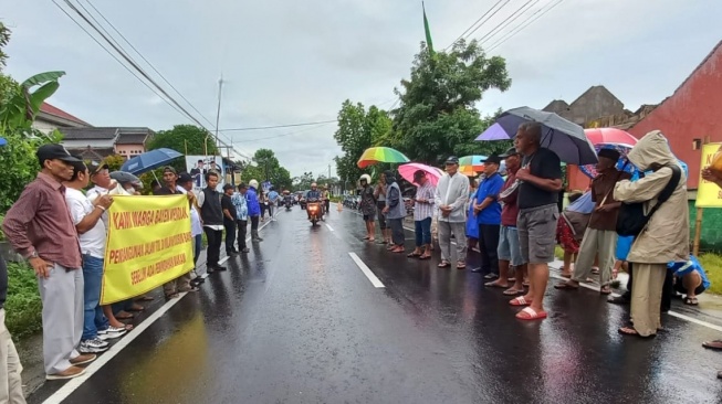 Rencana Relokasi Dua Kompleks Makam Terdampak Tol Belum Jelas, Warga Bayen Sleman Gelar Aksi