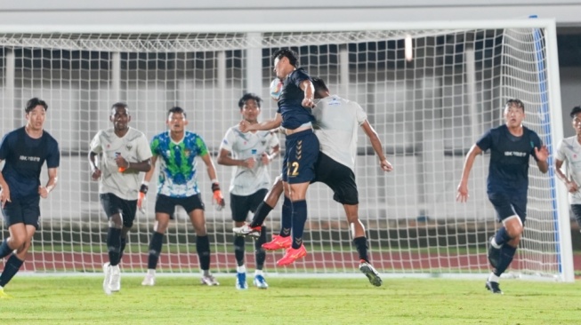 Cuplikan laga Timnas Indonesia U-20 vs Suwon FC (pssi.org)