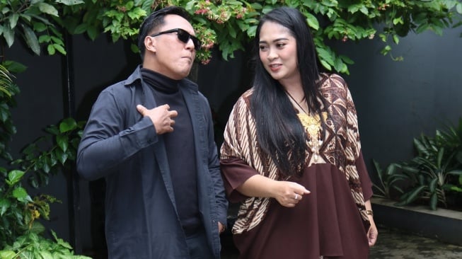 Berat Diongkos, Duet Bagus Dewantoro dan Diah Nungky Suguhkan Keroncong dengan Nuansa Betawi