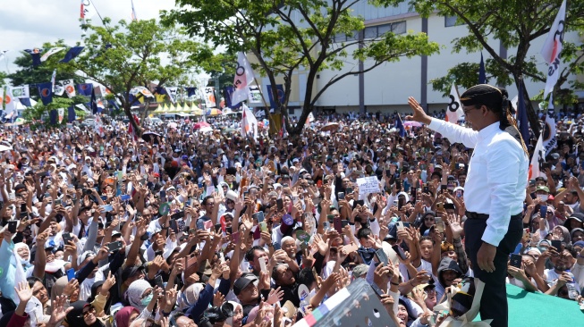 Massa Bergerak Sejak 02.00 WIB Dini Hari ke JIS, Anies: Subhanallah, Melampaui Dugaan