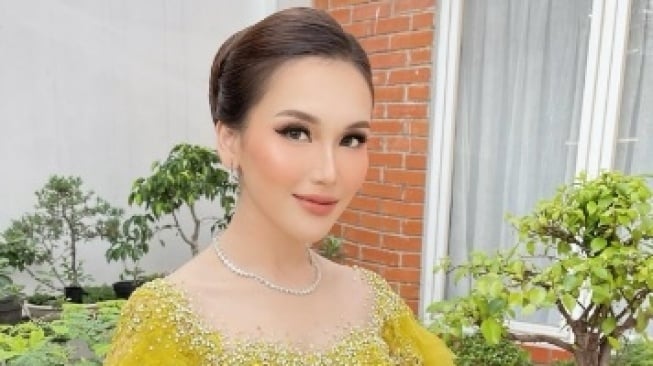 Diprediksi Nikah Akhir 2024, Ayu Ting Ting Diduga Sudah Bentuk Tim Bridesmaid