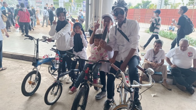 Hebat, Keluarga Ariel Gowes Sepeda ke JIS demi AMIN: Semoga Jadi Presiden yang Amanah