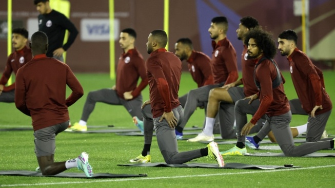 Para pemain Qatar, termasuk Akram Afif, menghadiri sesi latihan di Doha pada 9 Februari 2024, menjelang pertandingan sepak bola final Piala Asia AFC Qatar 2023 melawan Yordania.KARIM JAAFAR / AFP