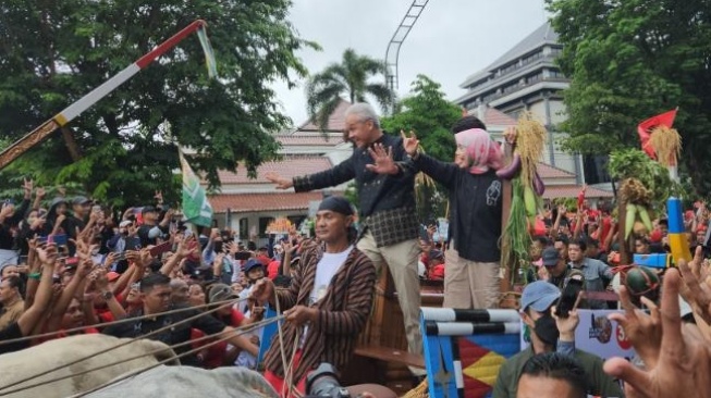 Nyanyian Solo Bukan Gibran Berkumandang Saat Ganjar-Mahfud Gelar Hajatan Rakyat di Solo