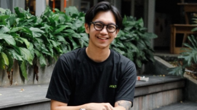 Akui Tak Punya Second Account Buat Ngestalk Orang, Brandon Salim: Gue Bukan Gen-Z!