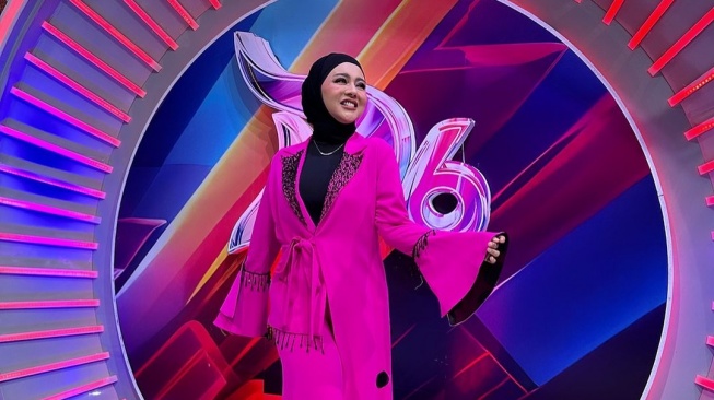 Potret Stylish Jenita Janet Berhijab. (Instagram/jenitajanet)