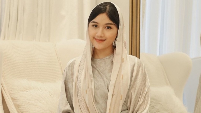 Inspirasi Baju Lebaran Ala Erina Gudono (Instagram)