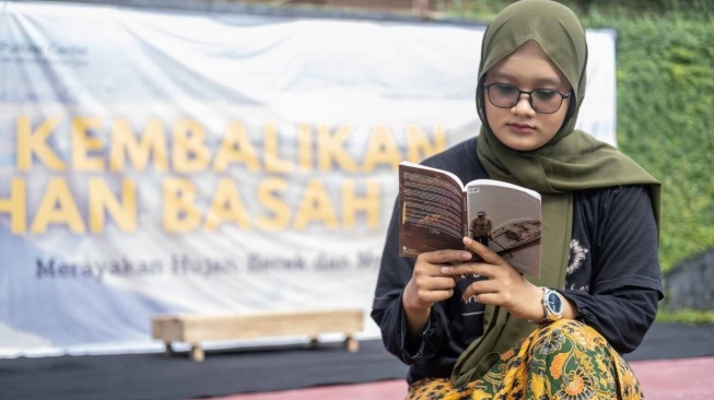 Buku Puisi Sungai dan Rawang Karya Gen Z Peduli Lahan Basah Sungai Musi