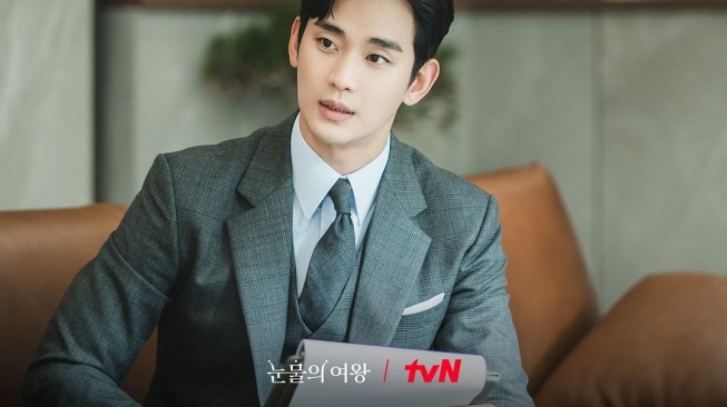 8 Potret Kim Soo Hyun di Queen of Tears, Drama Barunya yang Segera Tayang di Awal Maret