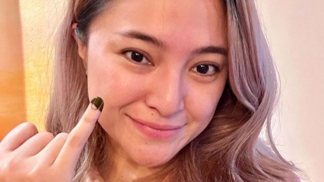 Potret Selfie Artis usai Nyoblos (Instagram/@marshanda99)