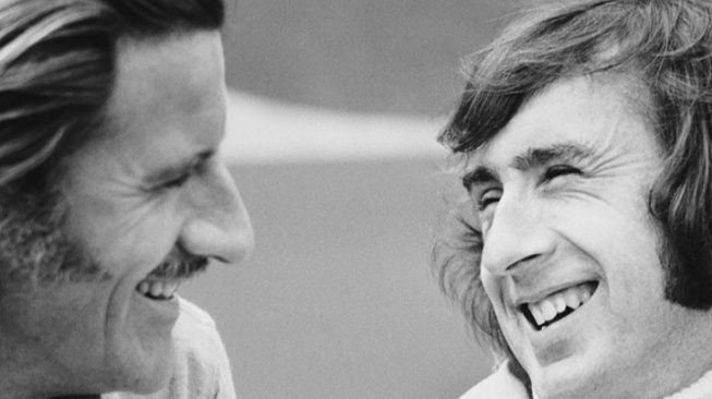 Sir Graham Hill dan Sir Jackie Stewart, keduanya sudah mendapatkan gelar Knighthood dari Kerajaan Inggris [Formula 1]