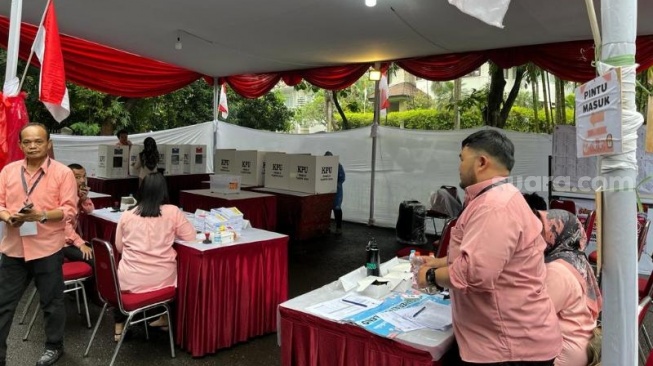 Penampakan TPS 02 Selong di dekat Kediaman Capres nomor urut 1, Prabowo Subianto di Kertanegara, Jakarta Selatan. (Suara.com/M Yasir)