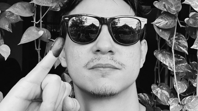 Potret Selfie Artis usai Nyoblos (Instagram/@marcelldarwin)