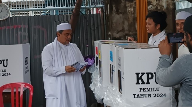 Desak DPR Segera Gulirkan Hak Angket, Rizieq Shihab: Kecurangan Ini Orang Buta Bisa Lihat, Orang Budek Aja Dengar!