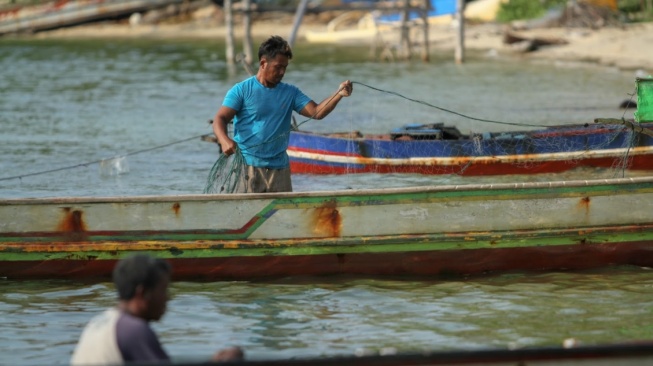 Terancam Tambang Pasir Kuarsa: Perjalanan Sehari Bersama Nelayan Tradisional ke Pulau Gelam