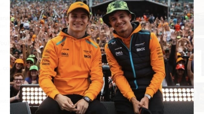 Oscar Piastri (kiri) dan Lando Norris dalam shooting promo team, McLaren Racing di Sirkuit Silverstone, England, Britania Raya [picture courtesy of McLaren].