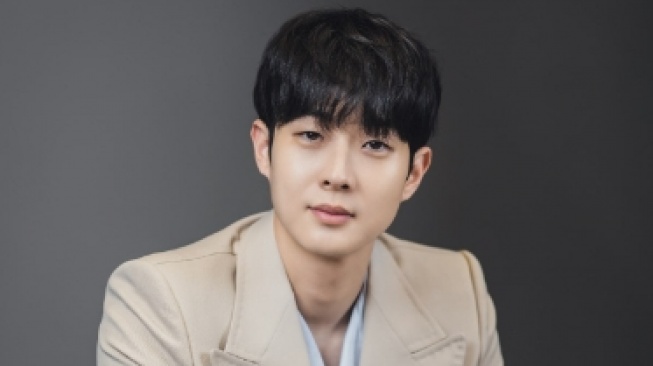 Choi Woo Sik (Soompi)