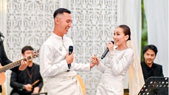 Ayu Ting Ting Dapat Bunga Mawar Putih dari Muhammad Fardana di Hari Valentine, Maknanya Apa?