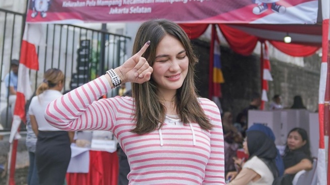 Luna Maya ikut mencoblos di pemilu 2024 (Instagram/@lunamaya)