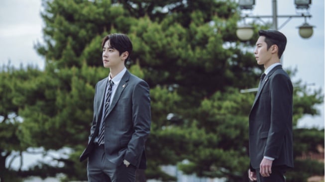 4 Fakta Hubungan Lee Jae Wook dan Lee Jun Young di The Impossible Heir